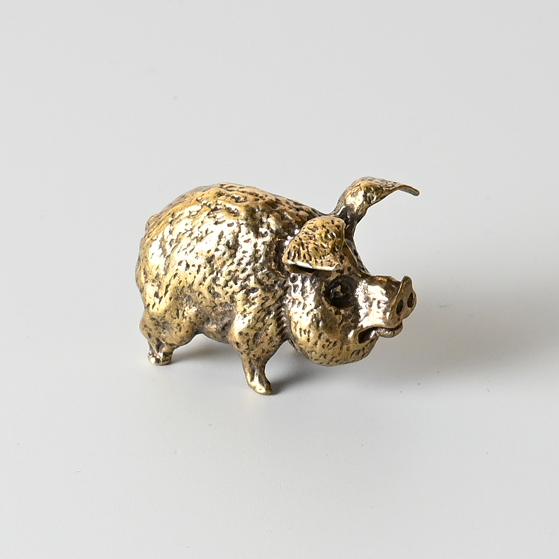 Ornamentos Pequenos de Porco e - Office Furniture Loft avaliação e preço